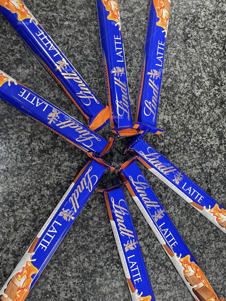 When colors meet in perfect contrast.
Quando as cores se encontram no contraste perfeito.