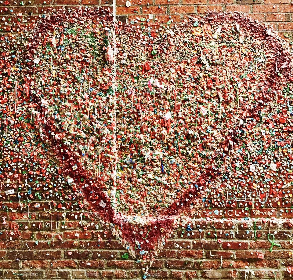 Chewing gum wall