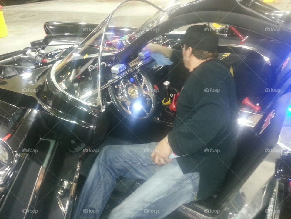 Bar Mobile getting gas