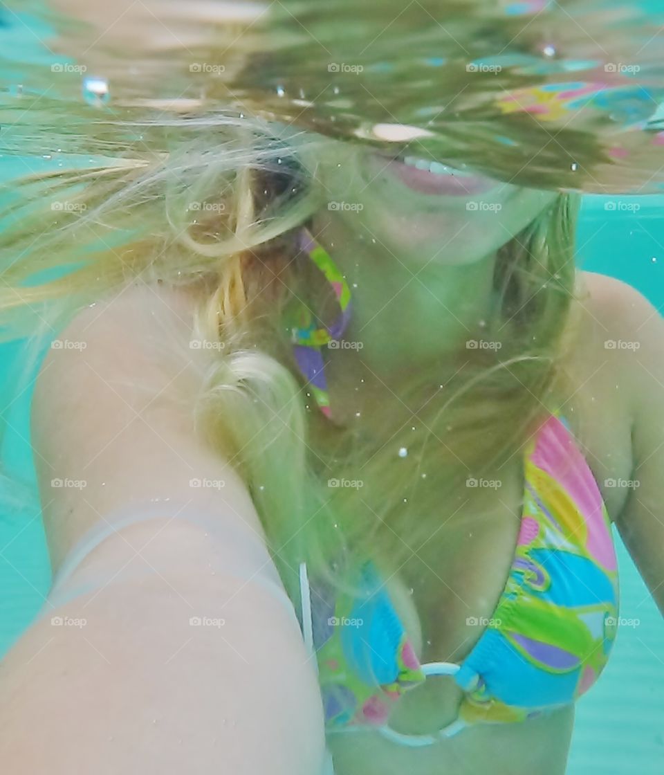 Underwater selfie