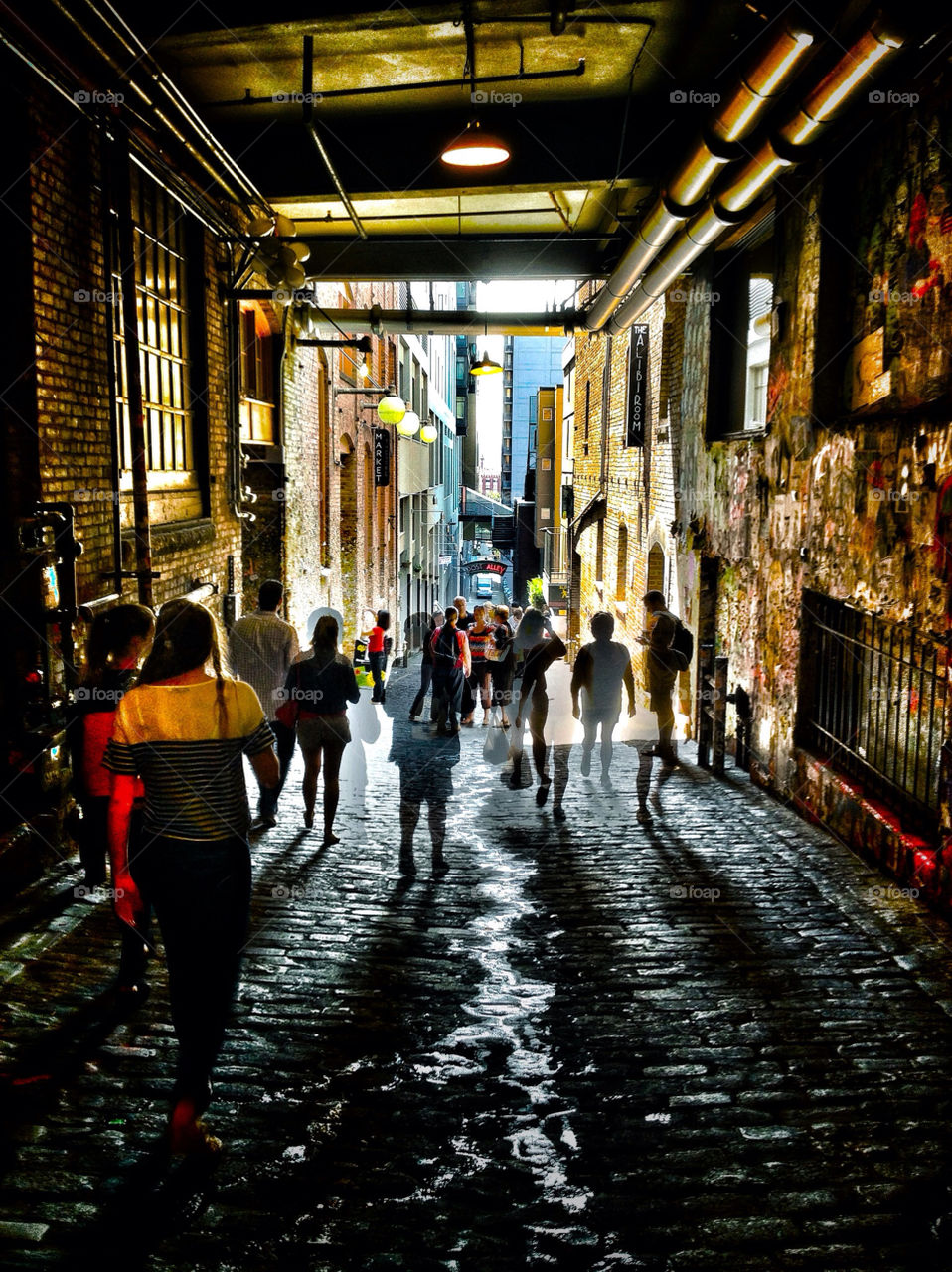 people travel alley seattle by runtographer