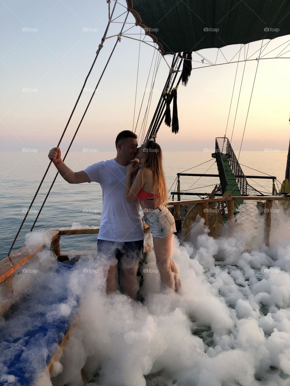 A kiss on a ship