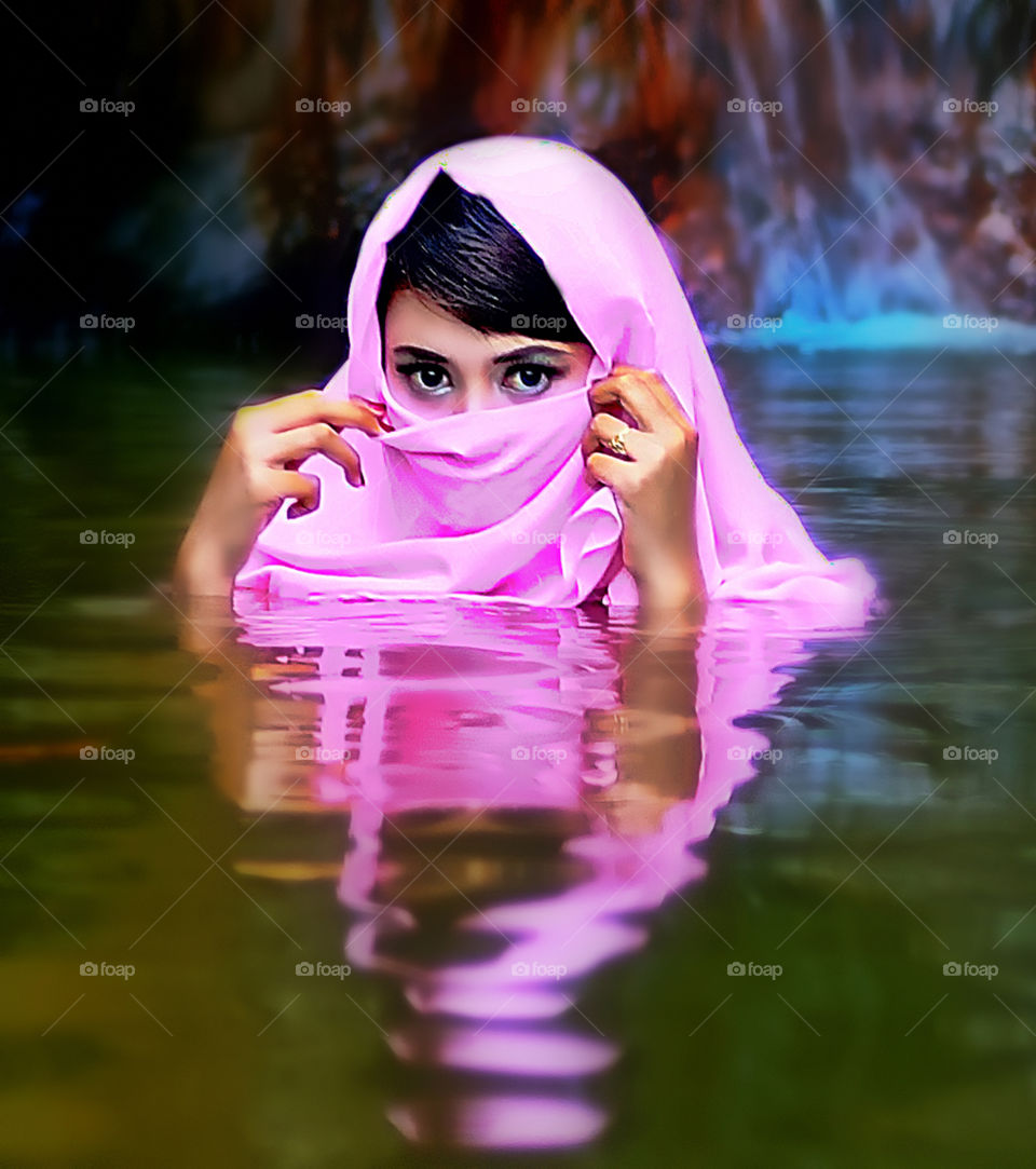 woman with pink hijab
