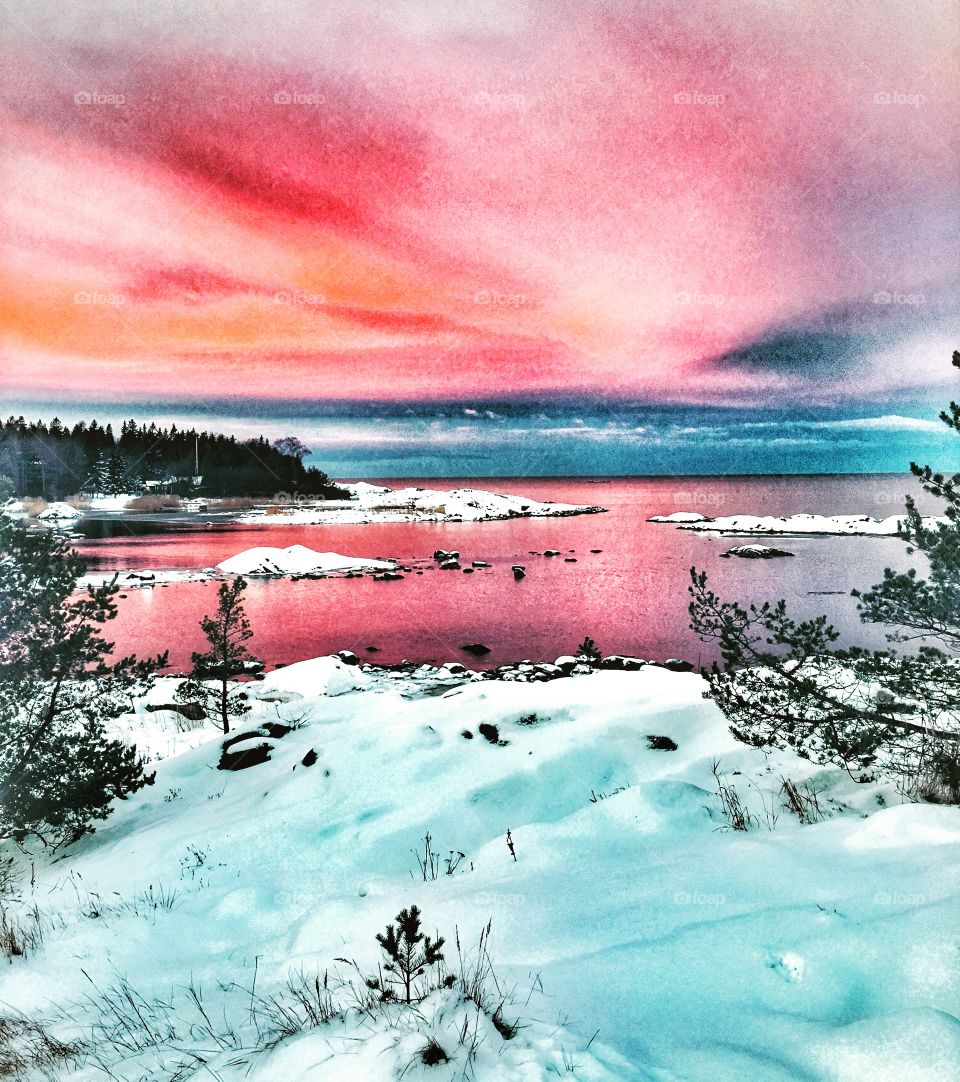 Winter wonderland in Sweden. Where snow meets sea. 