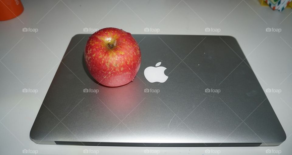 Apple computer, Apple Laptop