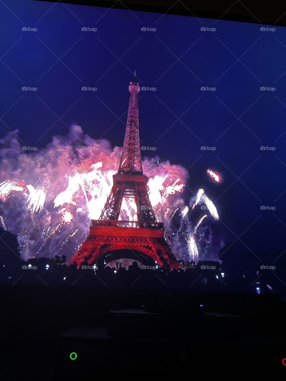 Pyrotechnics in hot colors .