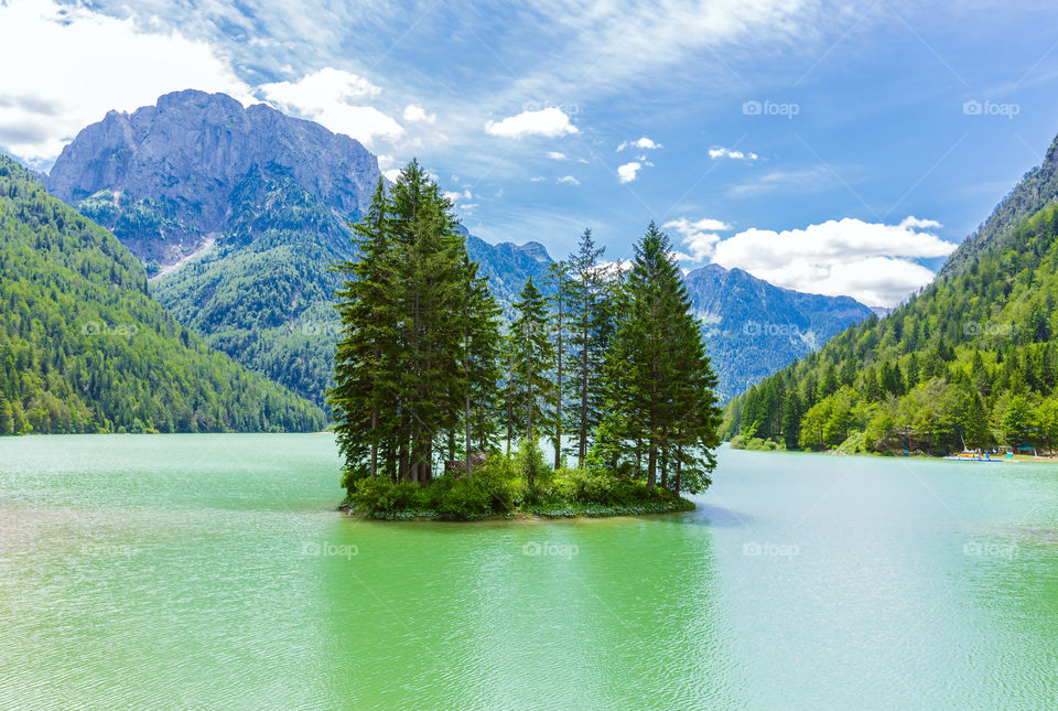 View of idyllic lake