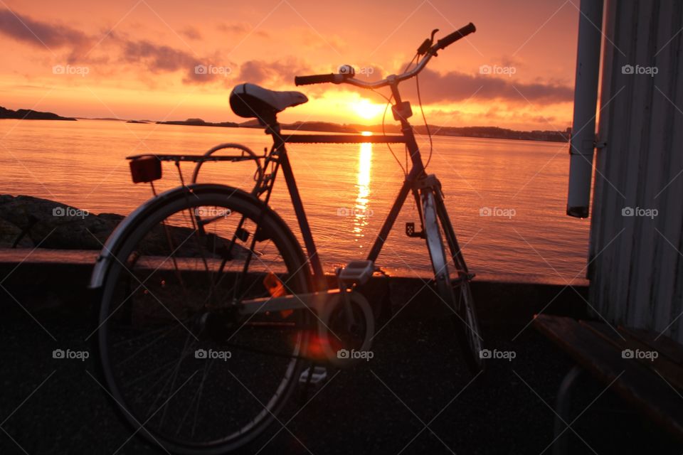 Bicycle at the sea
