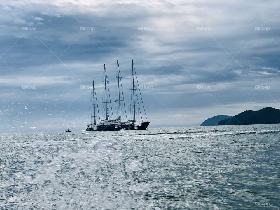 On fast boat 🚣‍♀️