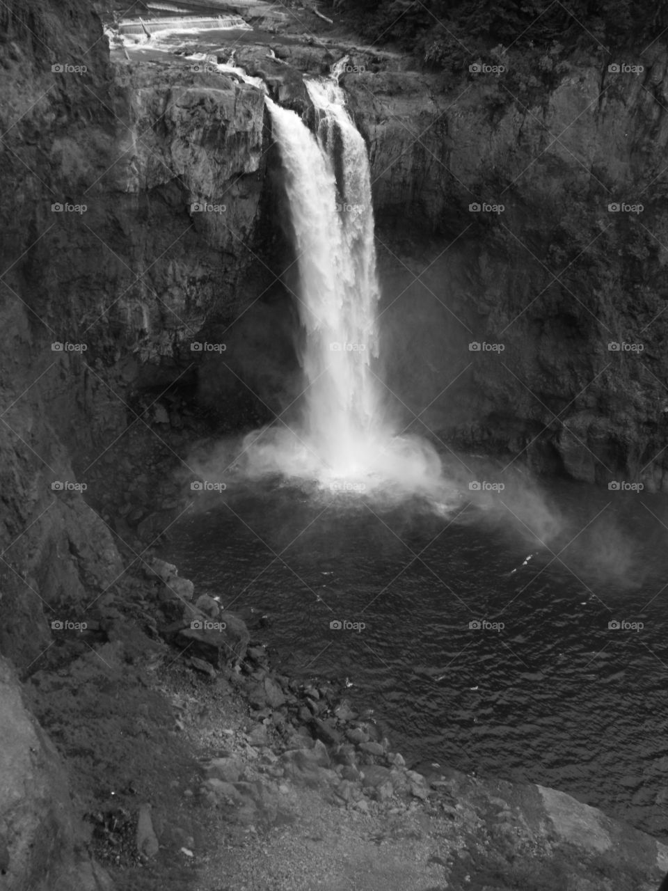 Waterfall black and white