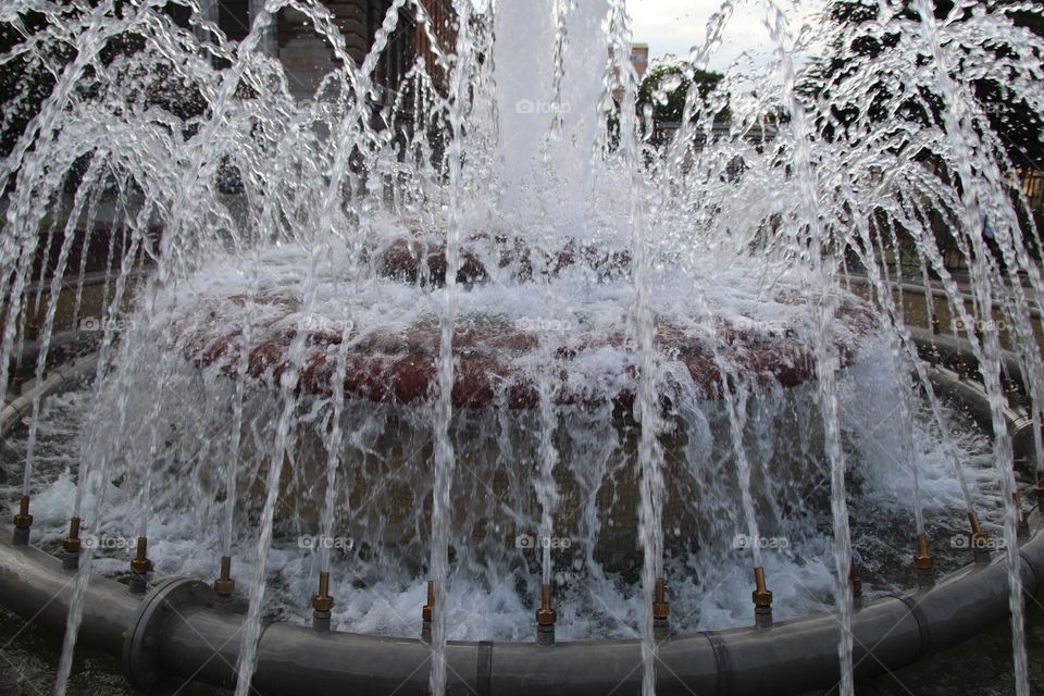 Water jets in the fontaine