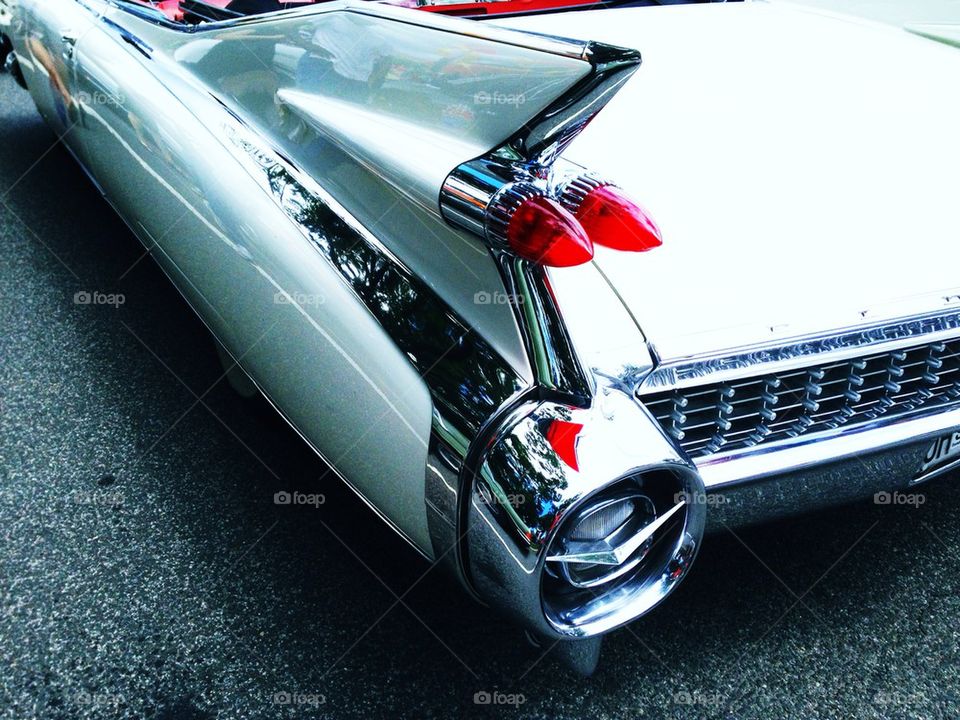Tail fins