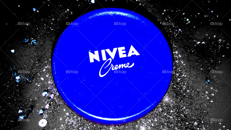 New Year with super moisturising Nivea creme.