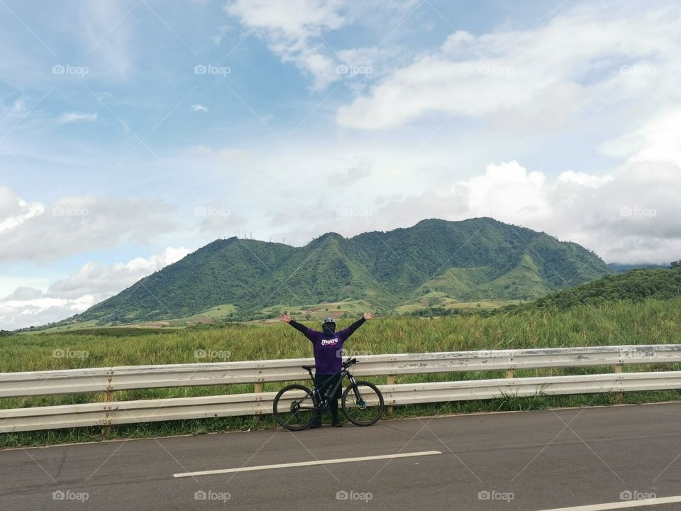 Quitters never Win
Winners never Quit
Uphill ride to reach the Top

#NotYourAverage 200lbs #Biker #Cyclist