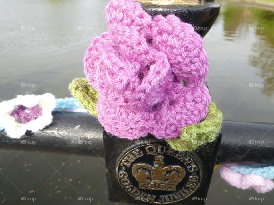 Knitted flower 