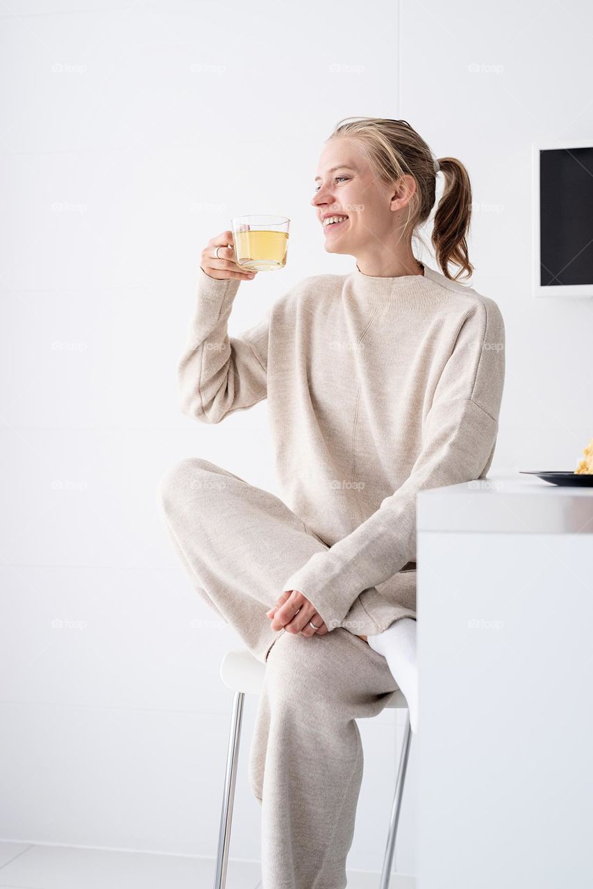 woman drinking tea