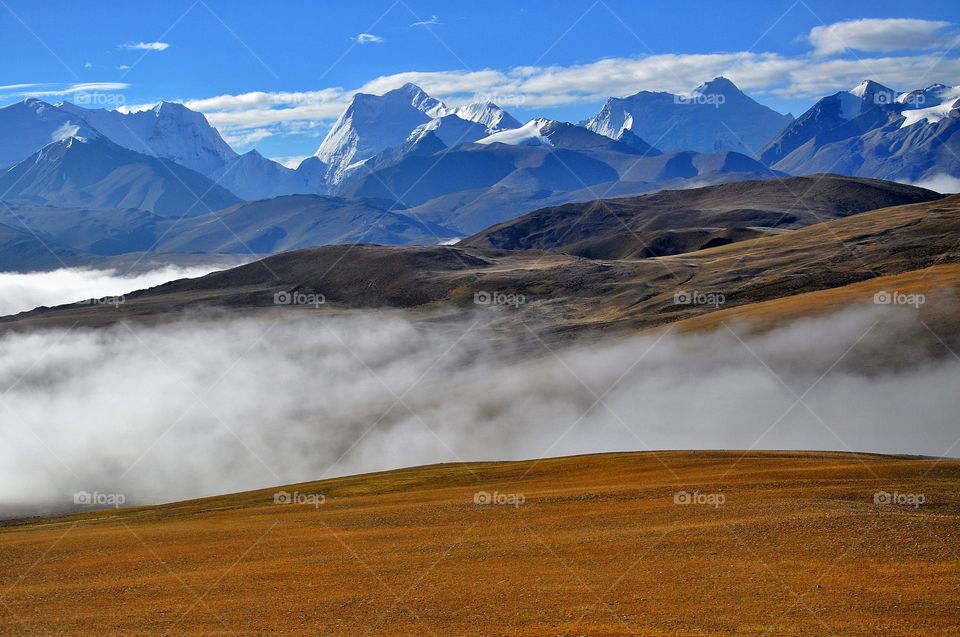 hiking in himalaya mountains in tibet