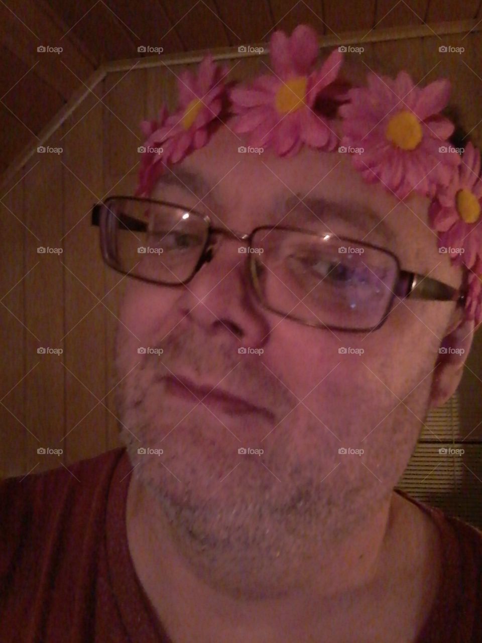 Hippie Hippies flowerpower flowerboy scherzhaft gag scherzfoto diadem stirnband blumen blumenschmuck Shooting selfie