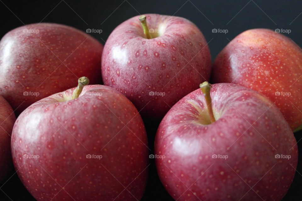 Red apples 