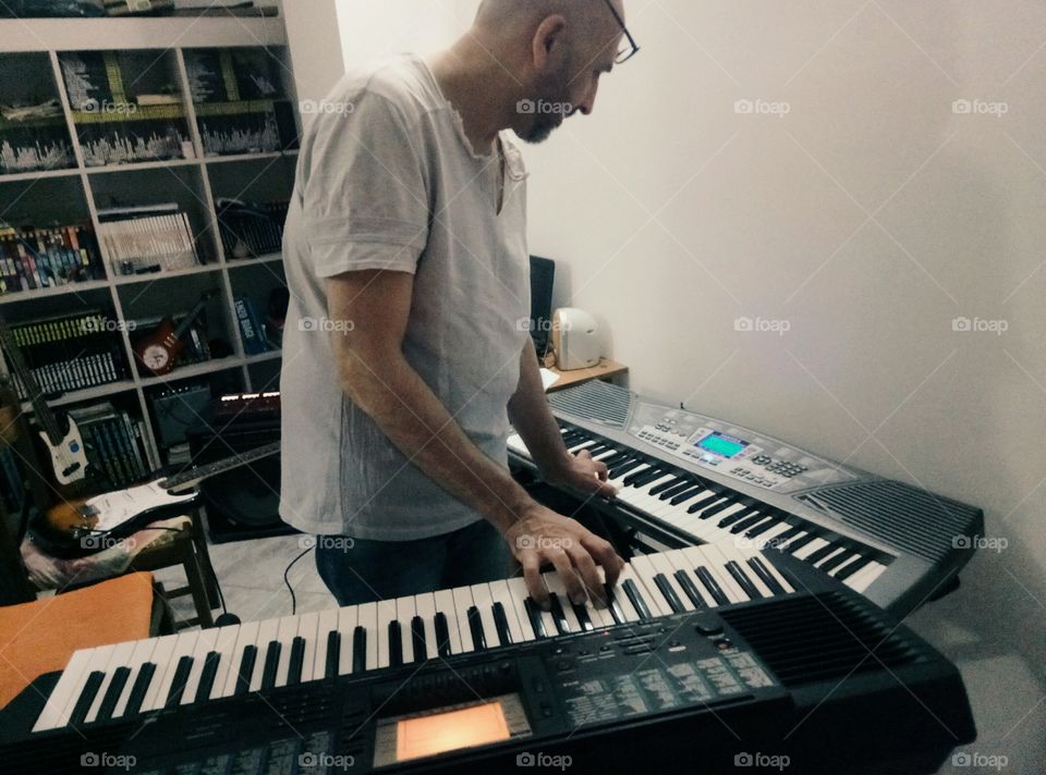 Playing keyboards