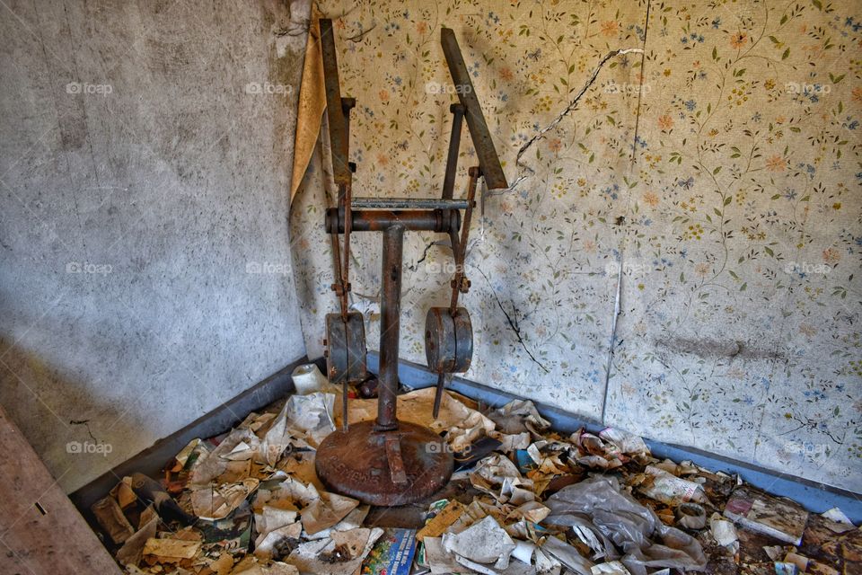 Age apparatus to draw