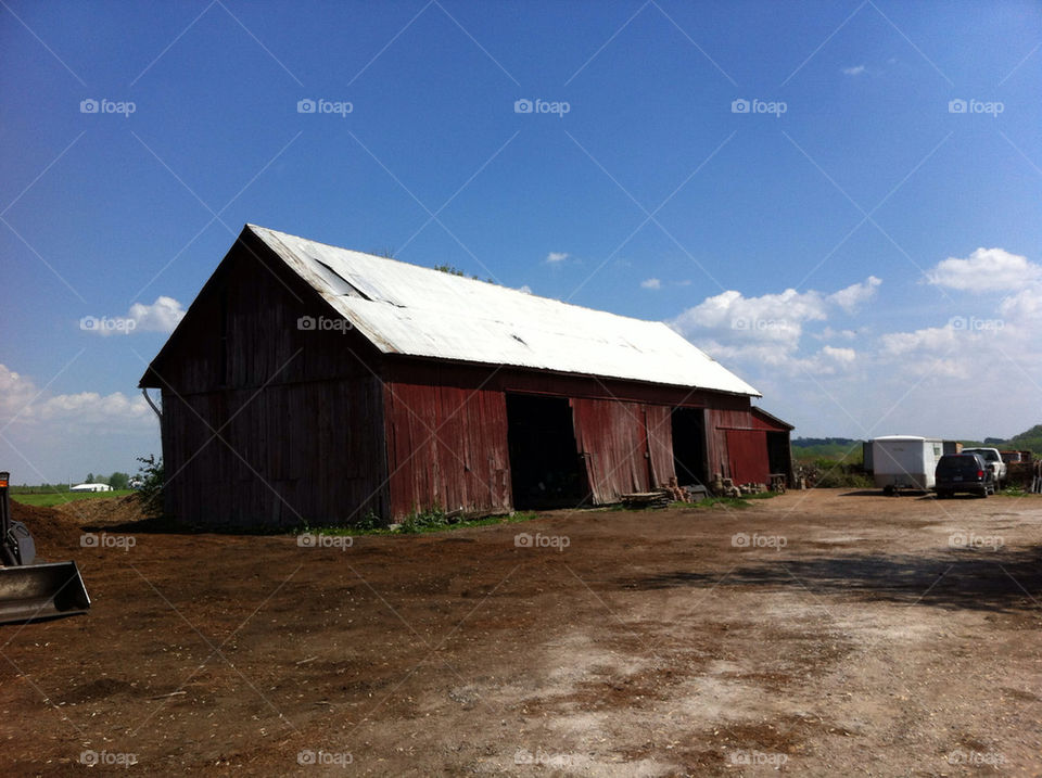 sky red barn farm by tplips01