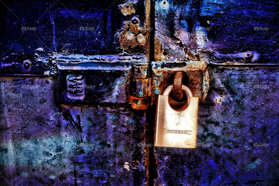 Color Love, Gold Lock On Purple Door, Street Photography, Colorful Doors, England, Bright And Colorful, Still Life 