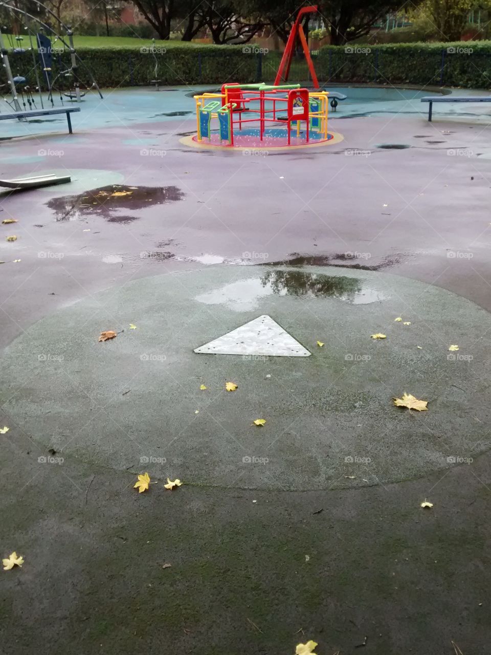 The play button doesn't work in the rain