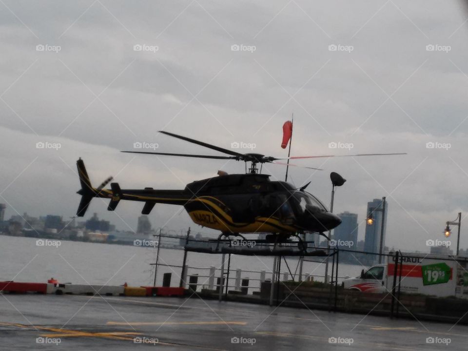 Flyblade.com. New York