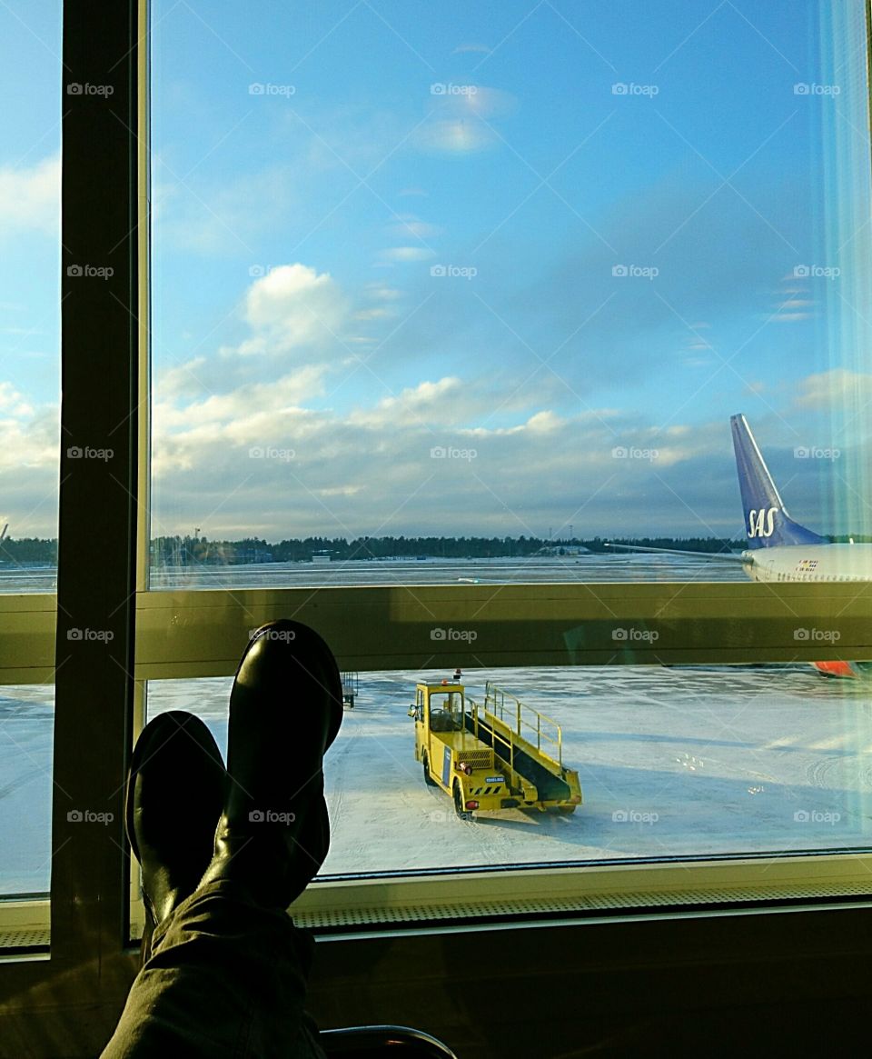 Relaxing airport delay