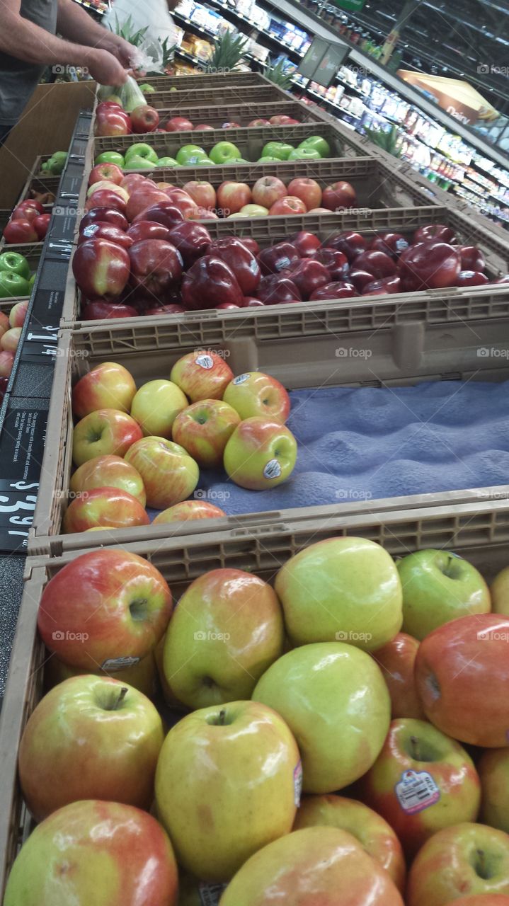 apples fruit supee market
