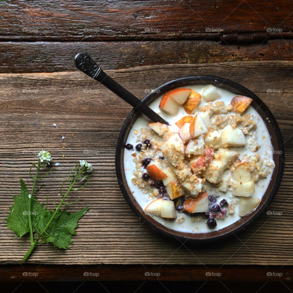 Oatmeal and fruit for breakfast