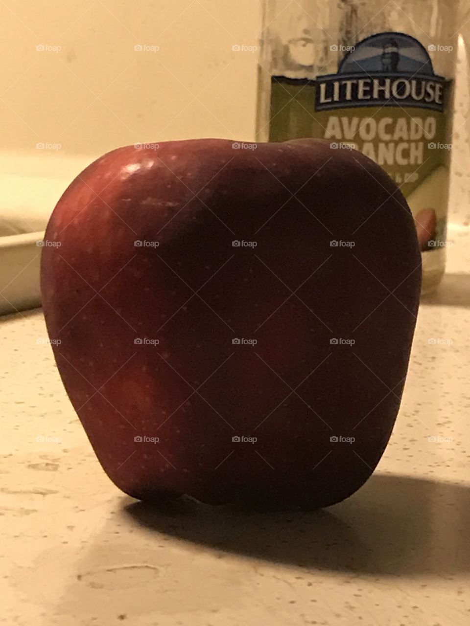 An apple a day keeps the doctor away.