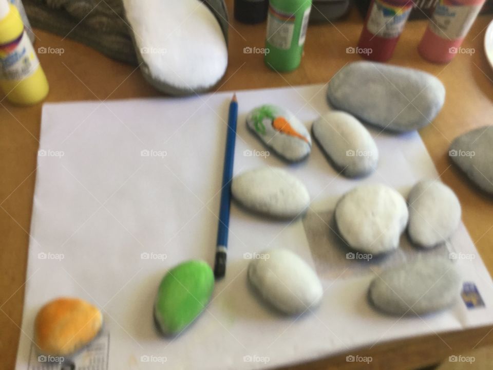 Stones ready to be painted 