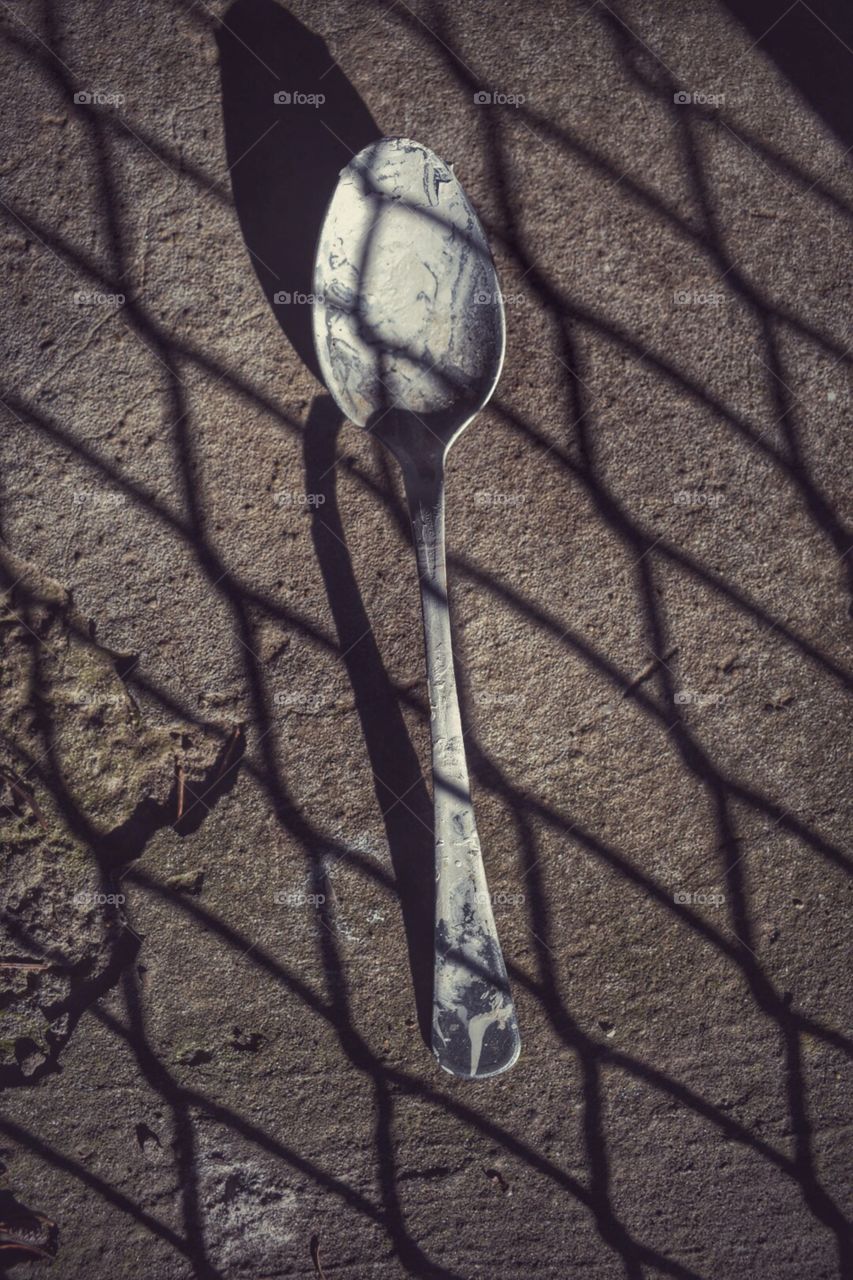Spoon shadow