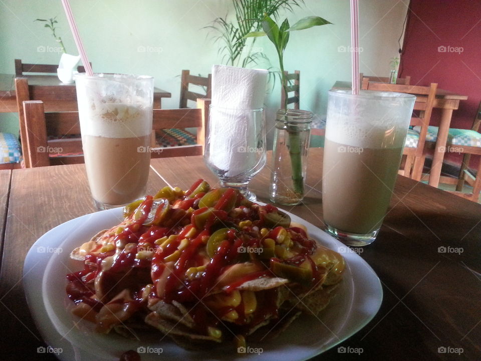 Coffe & nachos!. A little snack with a friend