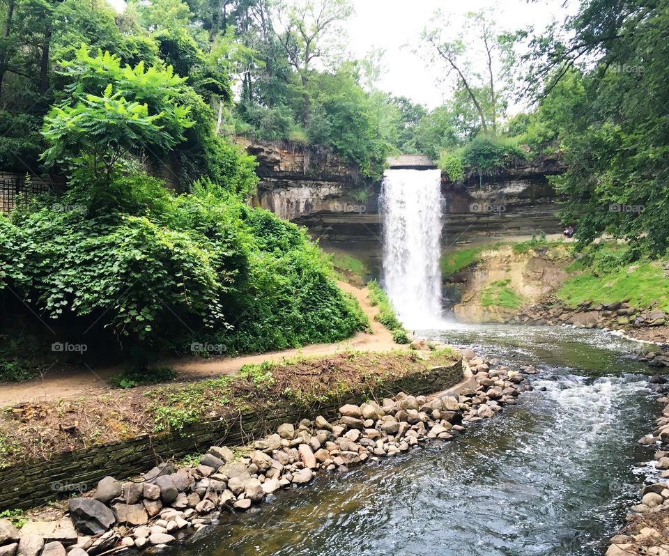 Minnehaha Falls and its surrounding regional park is a nature oasis in the midst of bustling Minneapolis.