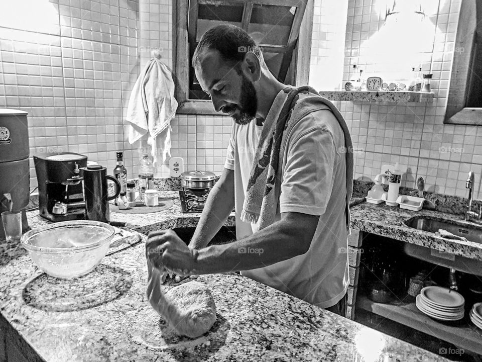 Quando o incorpora padeiro em casa, o pão tá garantido.