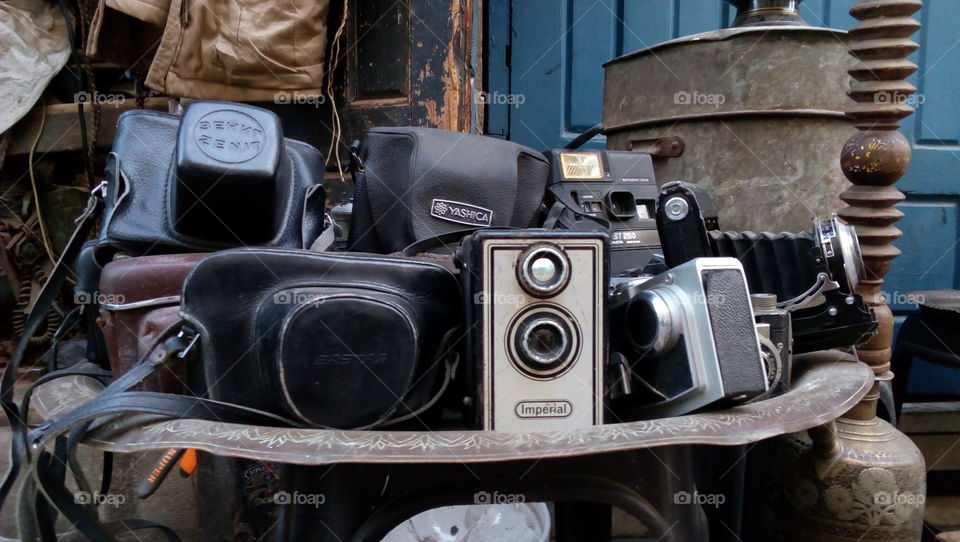 Old cameras sold in the market