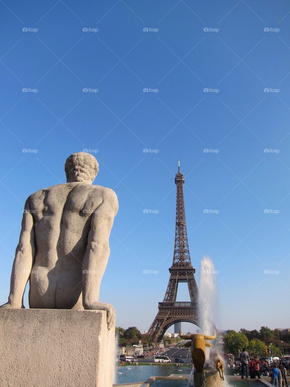 Statue and Eiffel Tower