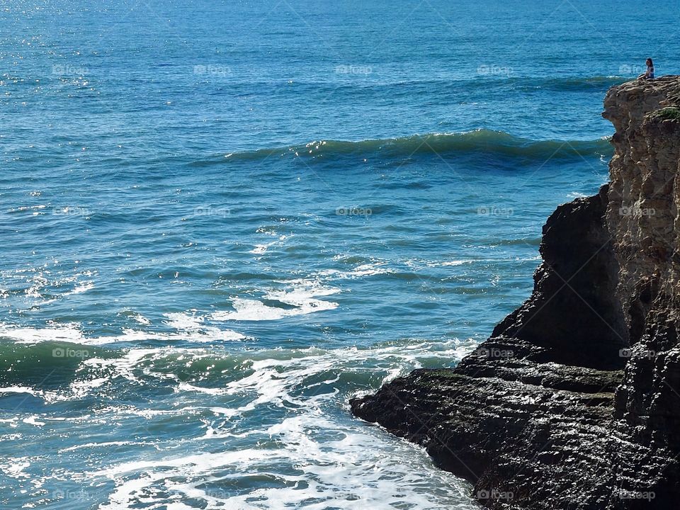 Solitude towards the horizon.