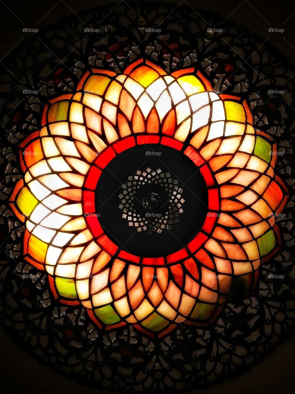 Tiffany lighting. Tiffany style lighting.