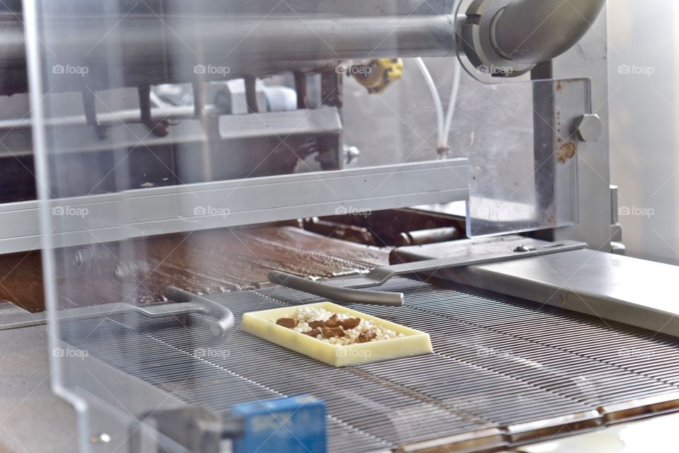 Make your own chocolate bar