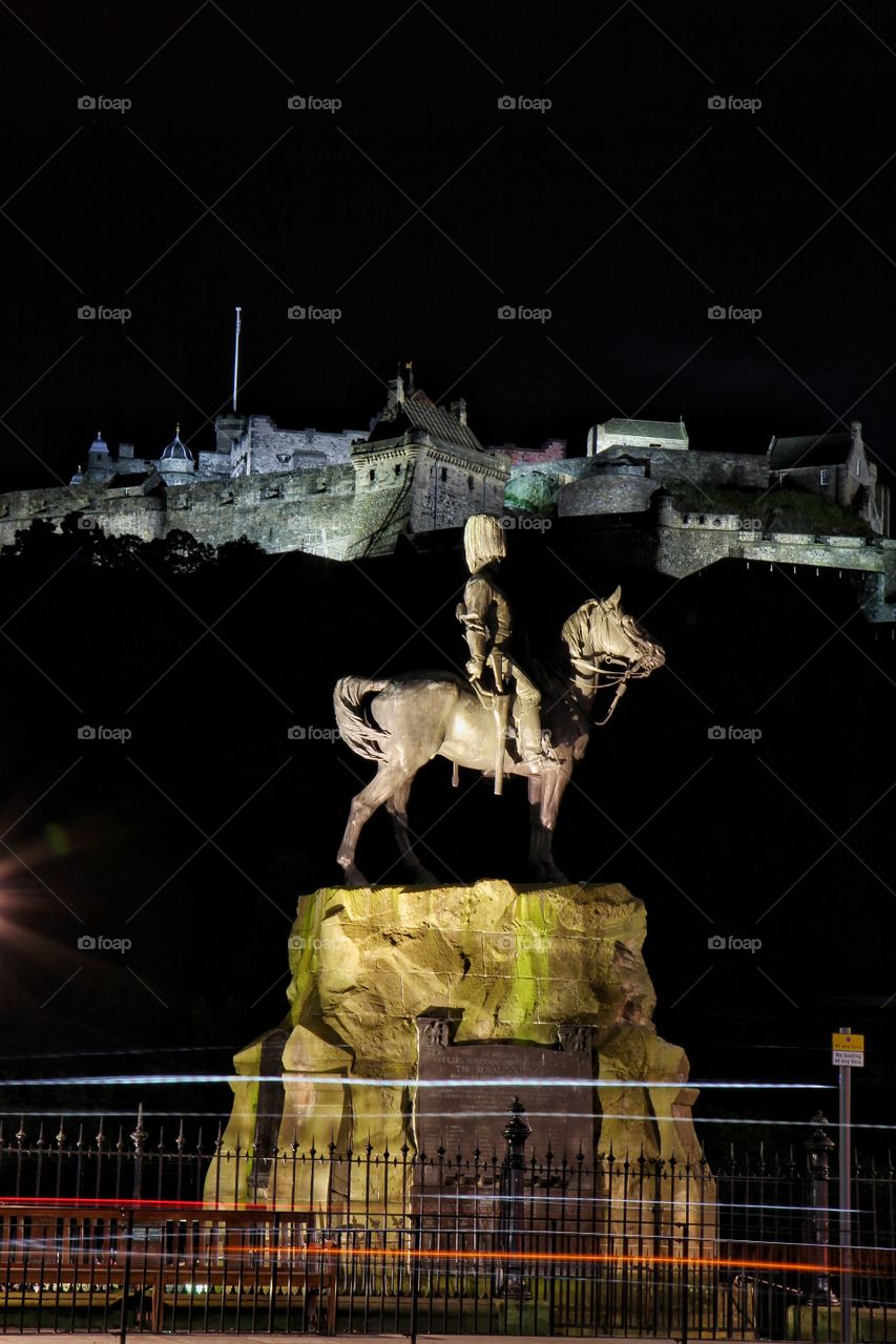 Edinburgh Castle and the royal scots greys house statue
