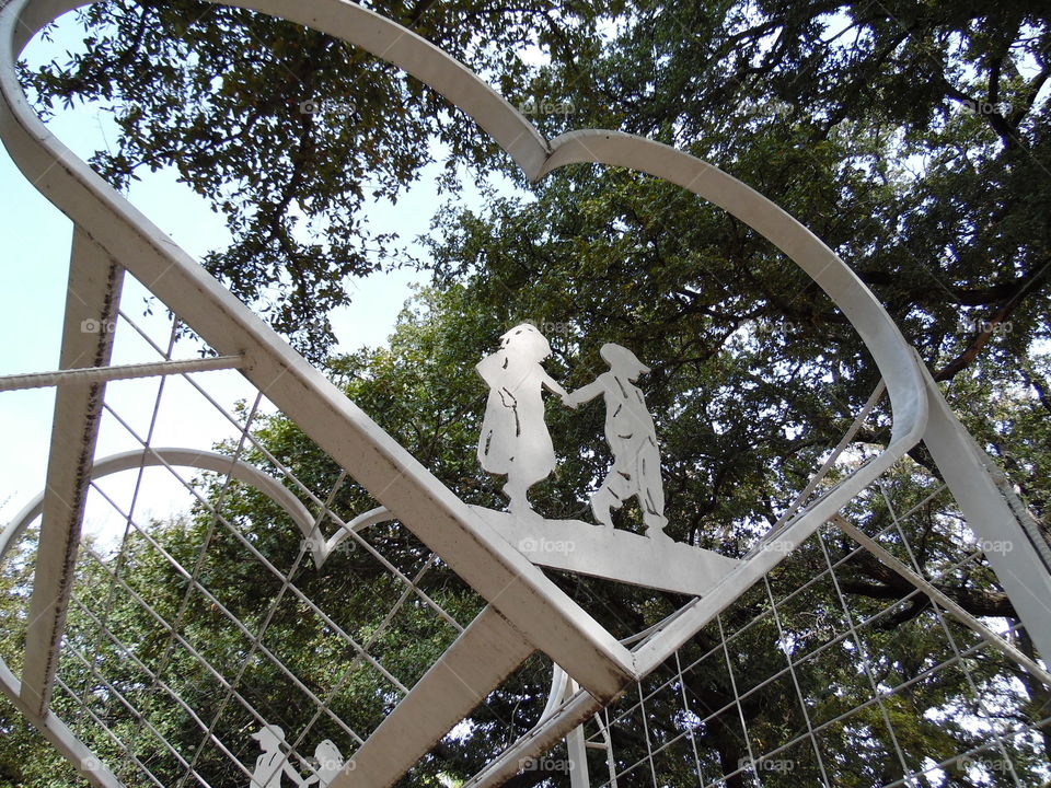 cute little couple 👫. This is a picture I took at the local park. 👣 🚶 🏃 🔥 💨