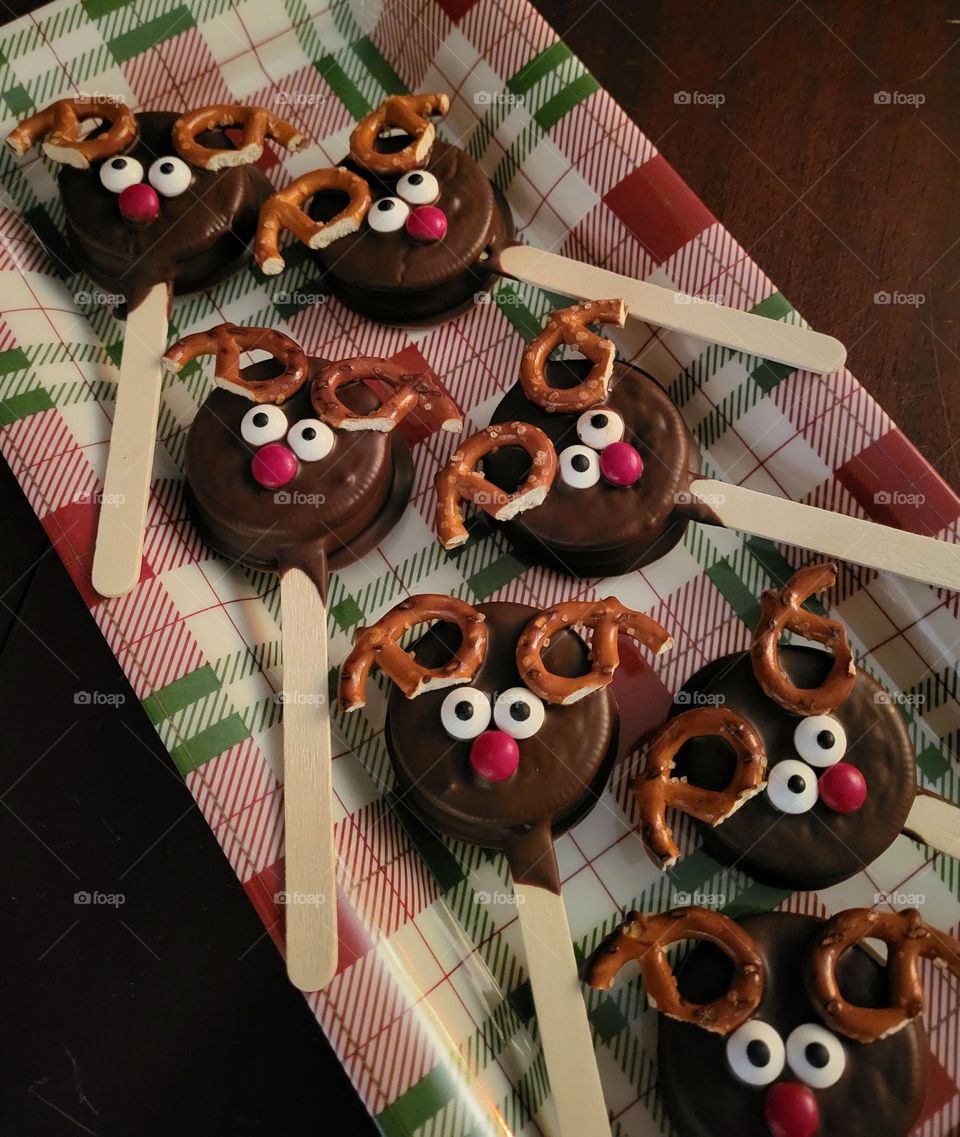 Rudolph Oreo Pops (mid)