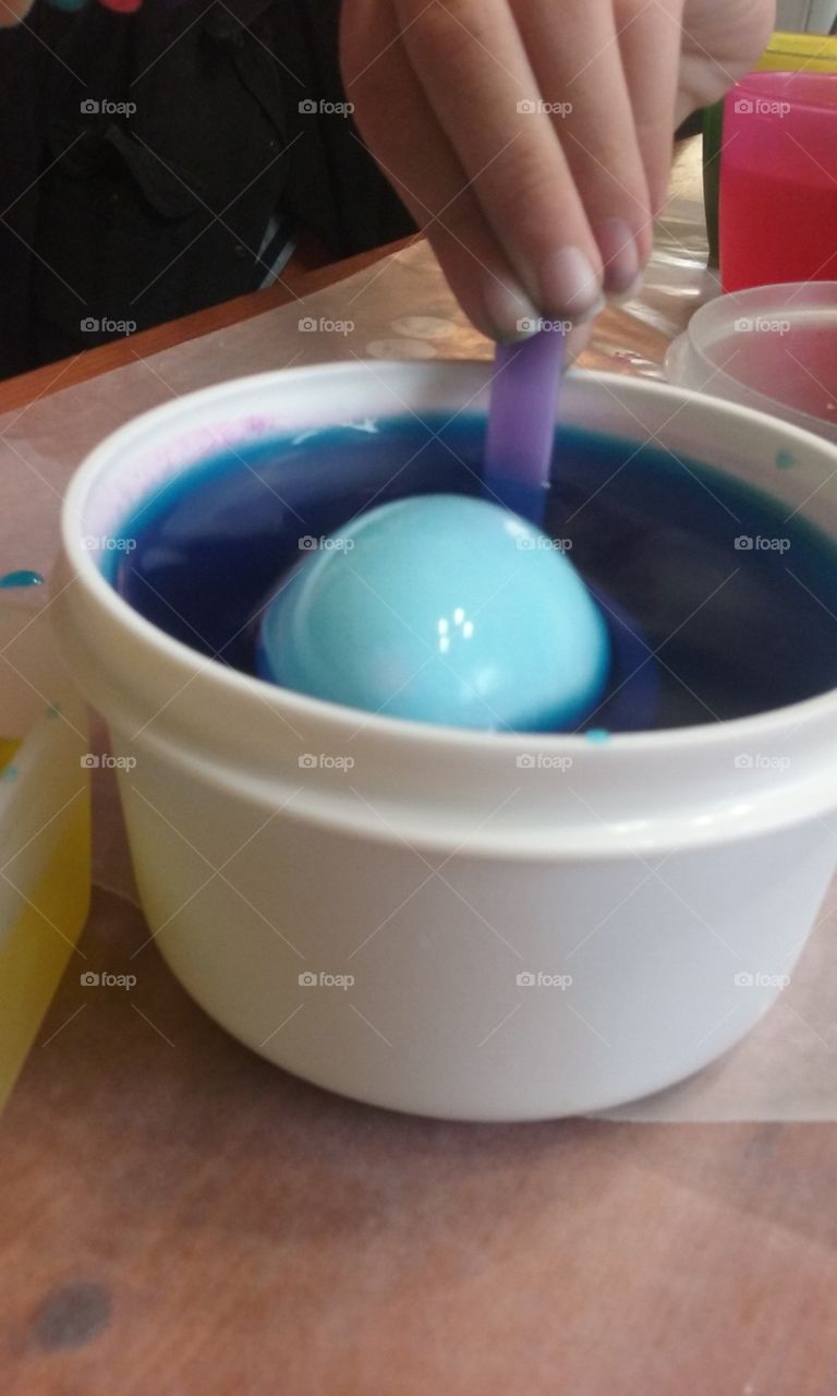 egg coloring