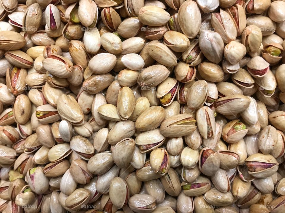 Whole pistachio nuts