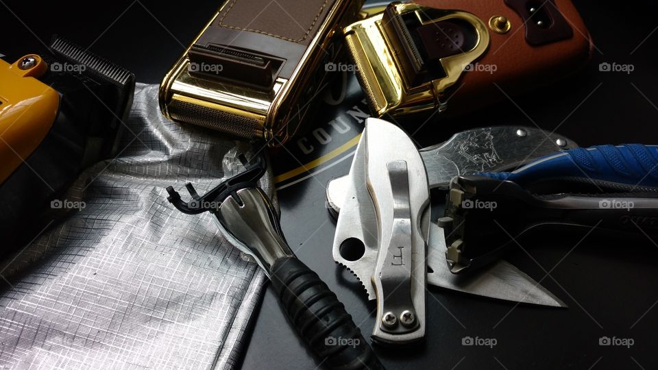 Acessórios masculinos. Canivetes e barbeadores.