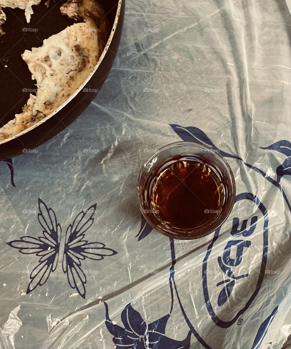 A simple and light dinner with my sister, eggs, tea and jam